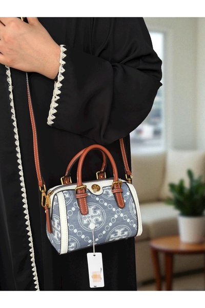 Generic Handbag and shoulder bag, high quality material, with accessories