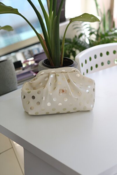 Moom Bag حقيبة كتف نسائية كريمية اللون بنقاط البولكا دوت مع إكسسوارات