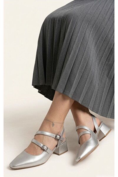 Gönbeler Women's Silver Metallic Pointed Toe Buckle Casual and Evening Dress ...