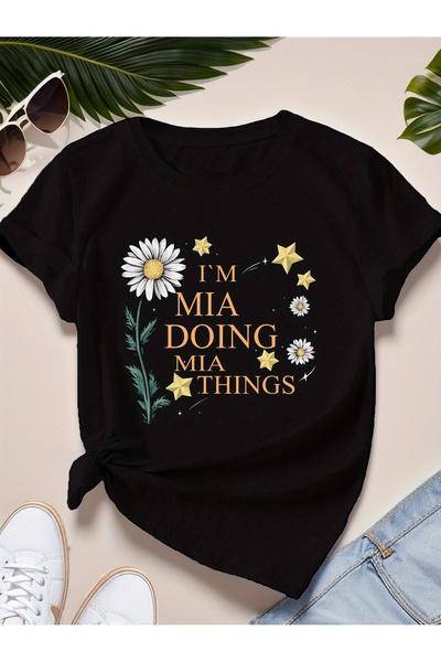 BASEPULSE تي شيرت نسائي من MIA بتصميم "I'M Doing Mia Stuff" مع زهرة ديزي ونجم...