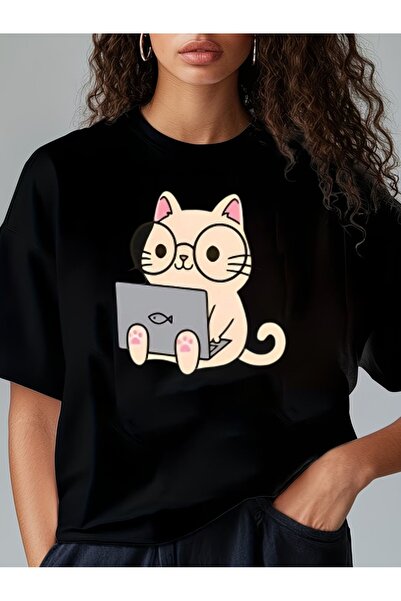 BASEPULSE Nerd Neko: تي شيرت برسومات جرافيكية مع صورة قطة لطيفة تعمل على الكم...