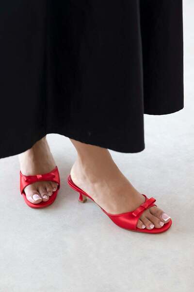 STRASWANS Owen Women's Heeled Satin Sandals Red