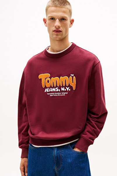 Tommy Jeans Bisiklet Yaka Bordo Erkek Sweatshırt DM0DM22087XIU TJM RLX BOUCLE...