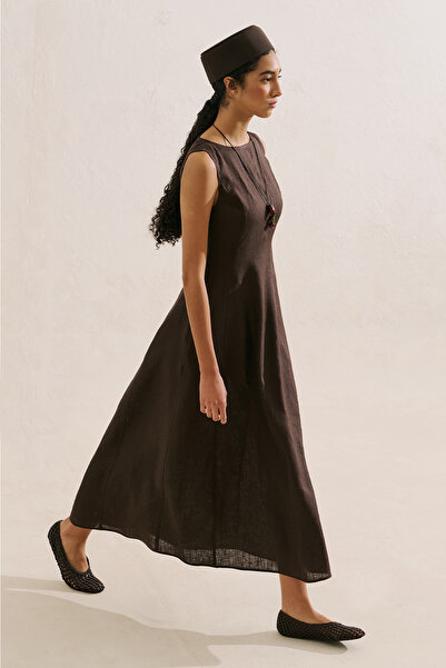 Manuka Linen Dress in Brown