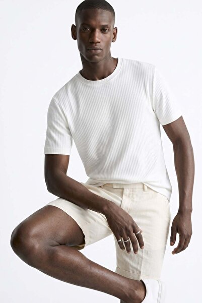 BARRELS AND OIL Men's Crew Neck Textured T-Shirt - White