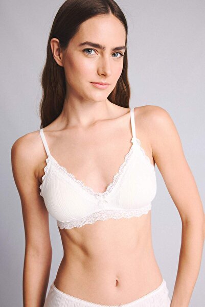 DeFacto Dantel Detaylı Çıkarılabilir Pedli Balensiz Bralet G7762AX26SP