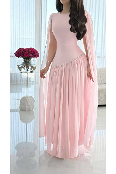 HASNAADRESS Miyad Dress - the Softness of Pink and a Touch of Quiet Elegance