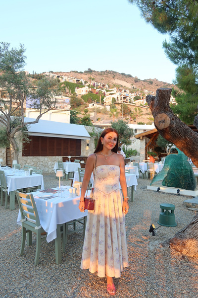 Özge Özgenç Premium Straplez Çiçekli Elbise