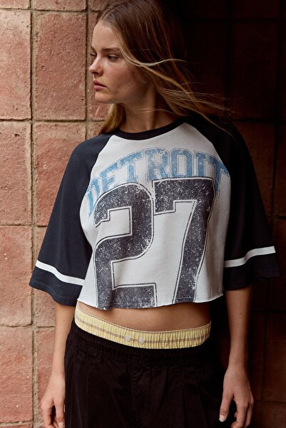 Bershka Kısa kollu reglan baskılı tişört