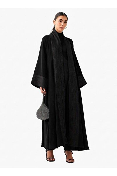 Azria Fashion عباءة كلاسيكية مطرزة - أسود مميز