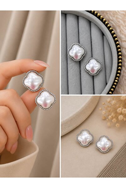 BY YASİN TOPÇU Silver Renk İnci Görünümlü Yonca Küpe