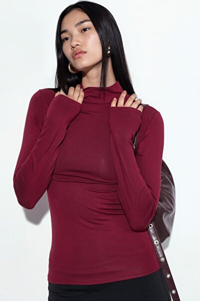 Hiccup Busem Slim Fit Half Turtleneck Blouse