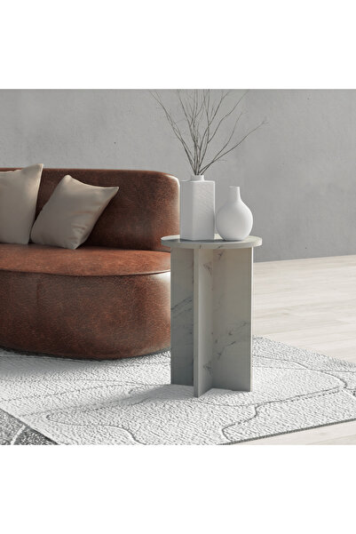 Roots Furniture طاولة جانبية رخامية كيندال باللون الأبيض