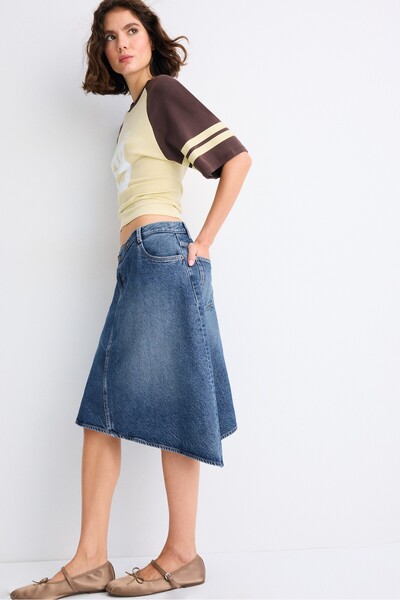 Stradivarius تنورة ميدي غير متماثلة