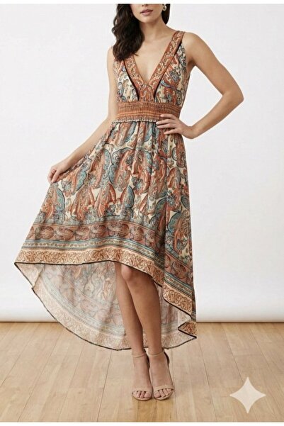 Wear Up فستان نسائي من قماش السوبرم بتفاصيل عميقة على الصدر وتفاصيل غير متماث...