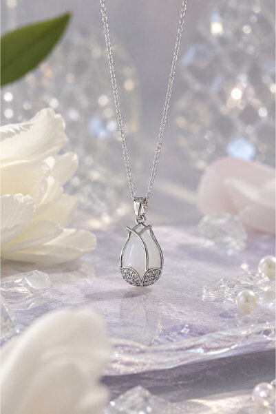 Sylvera Shop Elegant Tulip Motif Steel Necklace (Silver Color)