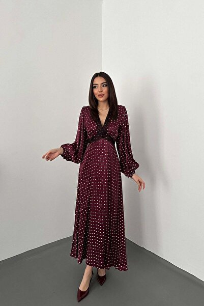 Moda Days فستان نسائي طويل من الساتان باللون العنابي مع تفاصيل من الدانتيل ال...