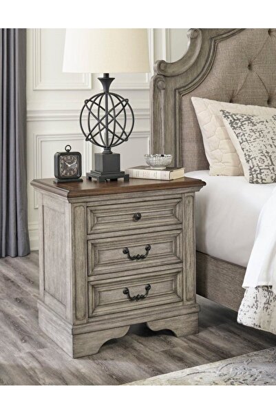 Ashley Furniture طاولة جانبية لودنباي