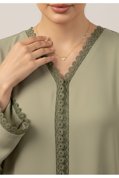 Nukhbaa Side-Slit Lace Abaya – Premium Nida Fabric