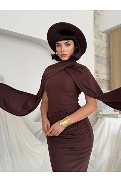 Clothes Fast Γυναικείο καφέ φόρεμα μίντι με λεπτομέρεια κάπας και κορδόνι περ...