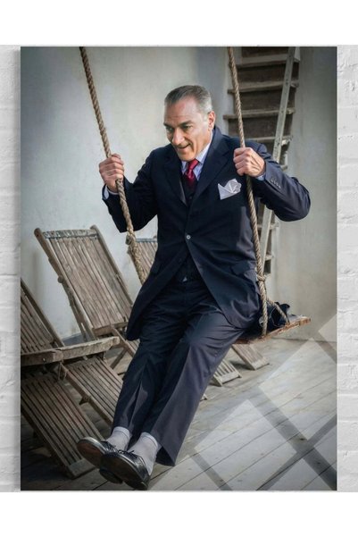 Genel Markalar Salıncakta Atatürk Portre Cam Tablo