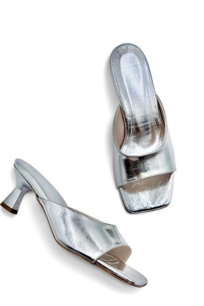 DefHeel'e Patent Leather Short Heeled Comfortable Stylish Slippers 5 cm Silver