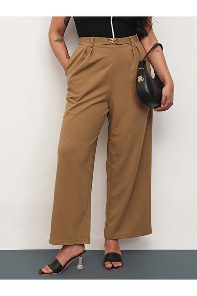 Sassafras By Styli Beige Front Metal Buckle Detail Straight Pants