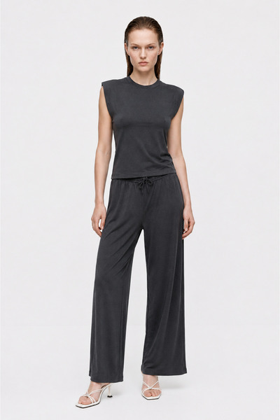 HAKKE Padded Asymmetrical Side Slit Model Set