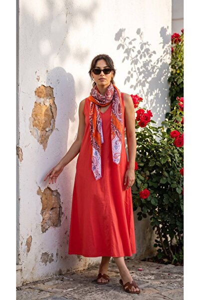 Yame Sleeveless Midi Dress with Front Stitching Detail and Pockets