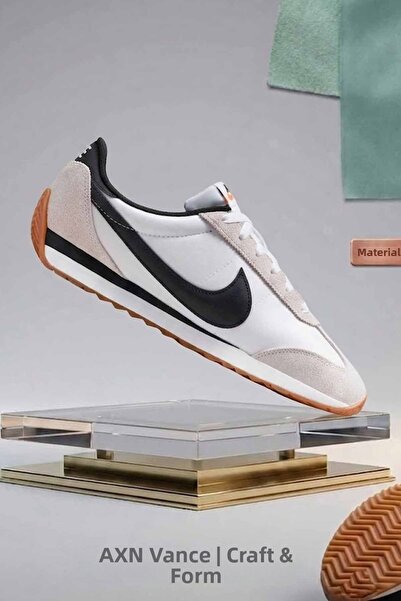 Nike حذاء رياضي أبيض للرجال من قماش جلد الغزال بتصميم ريترو للجري اليومي والمشي