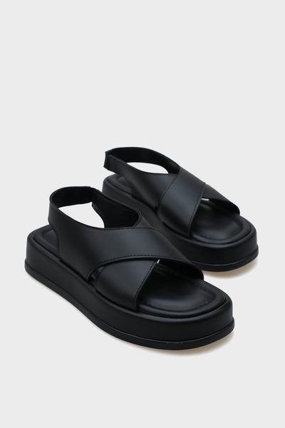 Capone Outfitters Γυναικεία σανδάλια Dena Wedge Heeled Cross Strap