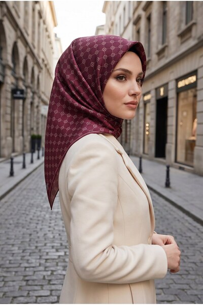 Vissona %100 Twill İpek Monogram Desenli Şarabi Renkli 90x90 Eşarp Dikim Şekl...