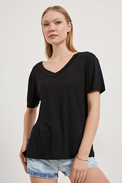 Arma Life Women's Side Slit Short Sleeve V Neck Black T-Shirt