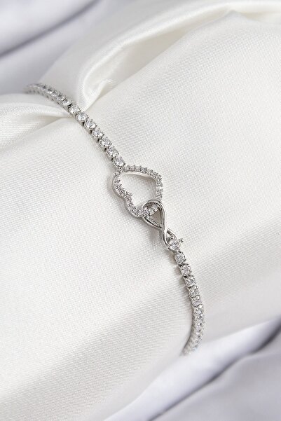 Inure Jewelry سوار نسائي من حجر الزركون والنحاس على شكل قلب لا نهاية له باللو...