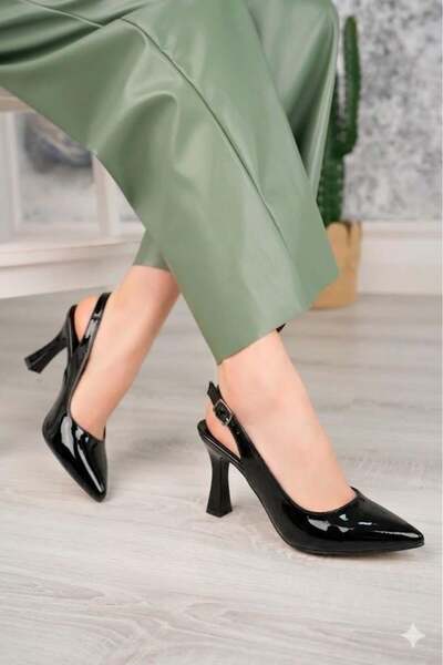 Nesil Shoes صندل نسائي بكعب من الجلد الأسود اللامع مقاس 175