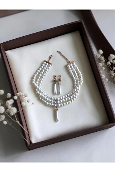 FAYRA ACCESSORIES Kristal Taşlı Üç Sıra İnci Tasma Kolye ve İnci Küpe Seti