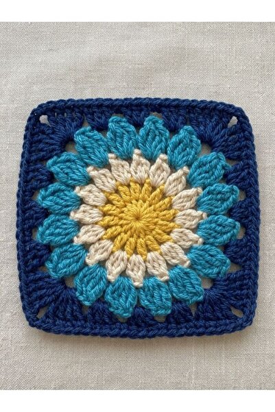 EL ÖRGÜSÜ KARE MOTİF 10CM X 10CM