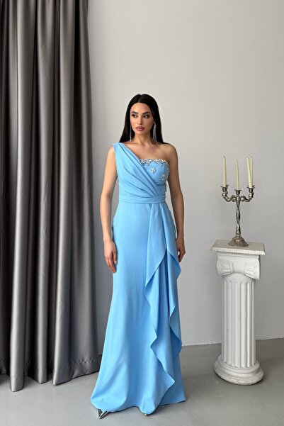 Serica Moda Μπλε βραδινό φόρεμα με έναν ώμο και κεντημένο με πέτρες βολάν