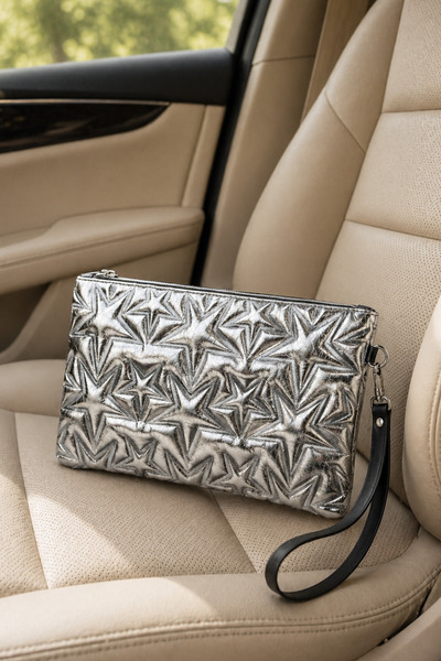 Adelina Bags Τσάντα χειρός με κεντημένο αστέρι, με λουράκι καρπού, με σατέν ε...