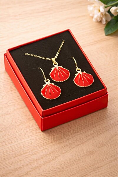 ZERO LAND Ilkeshop Oyster Enamel Boxed Necklace Set (214837) - Red
