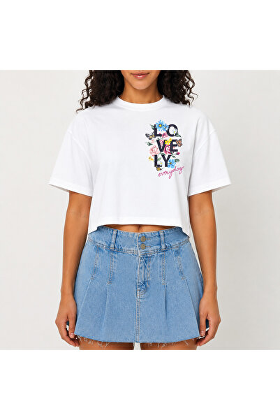 URBANTRENDSTORE Crop T-shirt με λευκό σχέδιο, άνετη εφαρμογή, ακατέργαστη κοπ...
