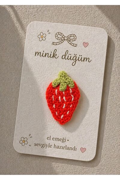 Çilek Figürlü Toka