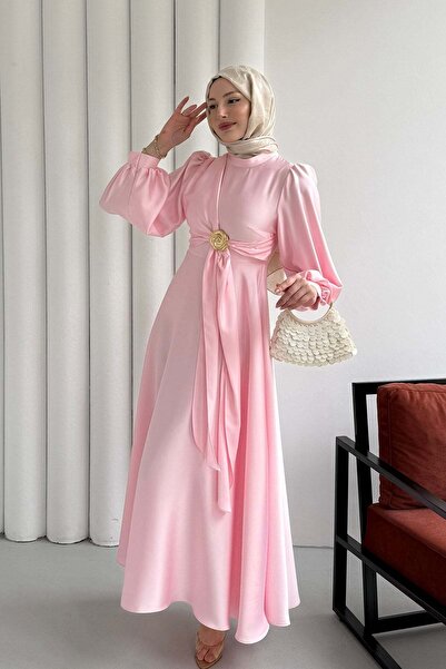 Modaensarbutik Broş Detaylı Premium Kumaş Saten Tesettür Abiye-PEMBE