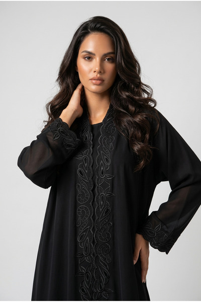 DAR ALSALAAM Abaya Kluwesh with Perforated Folds Suitable for All Seasons