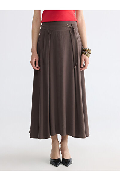 LC Waikiki Esvab • Modern & Distinctive Beli Belt in a Dikim Pleated Skirt Set