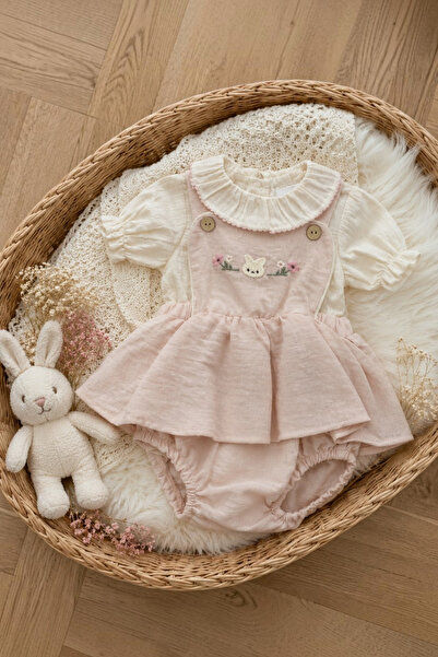 Tuğra Bebe طقم رومبير للفتيات الصغيرات بياقة مكشكشة مطرزة على شكل أرنب