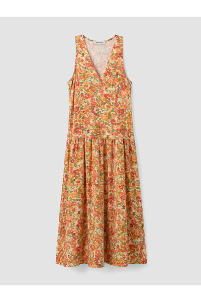 LC Waikiki Nevavm V-Neck Floral Dress with a Difference