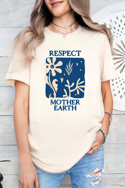 Sarah's Boutique Women's T-shirt – 100% cotton – Mother Earth