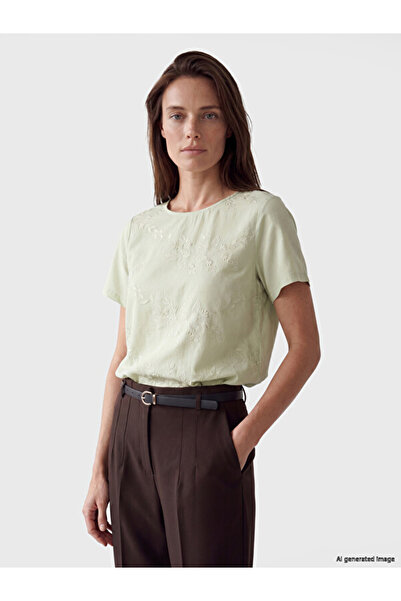 LC Waikiki Embroidered 100% Cotton Women's T-Shirt