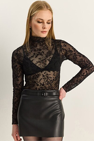 Hiccup Bluză LUCCI cu guler înalt și croială slim fit, cu imprimeu floral